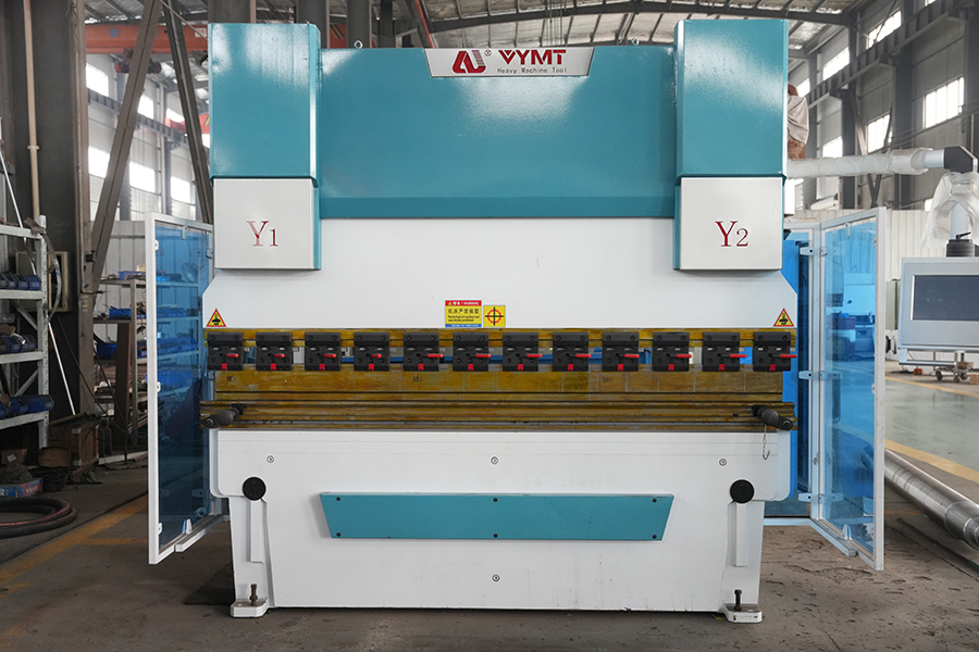 Vai trò của hệ thống máy đo phía sau máy cắt thủy lực CNC là gì và nó cải thiện khả năng lặp lại như thế nào?